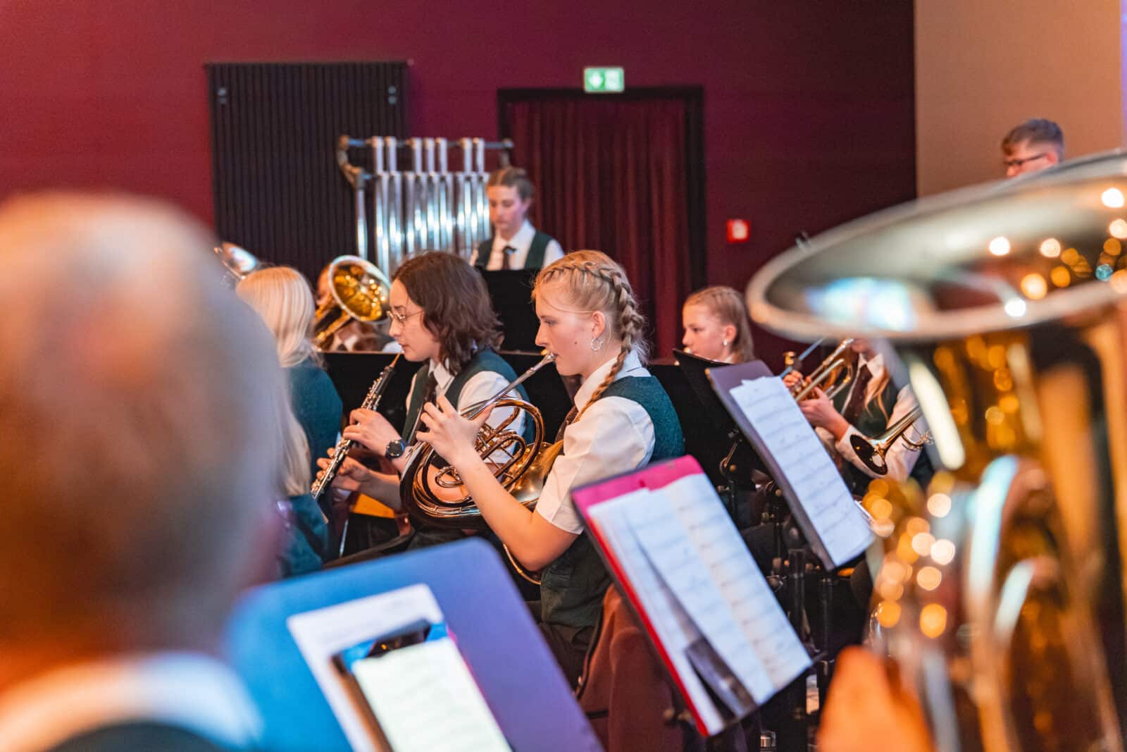 fruehjahrskonzert-jugendblasorchester-buehne