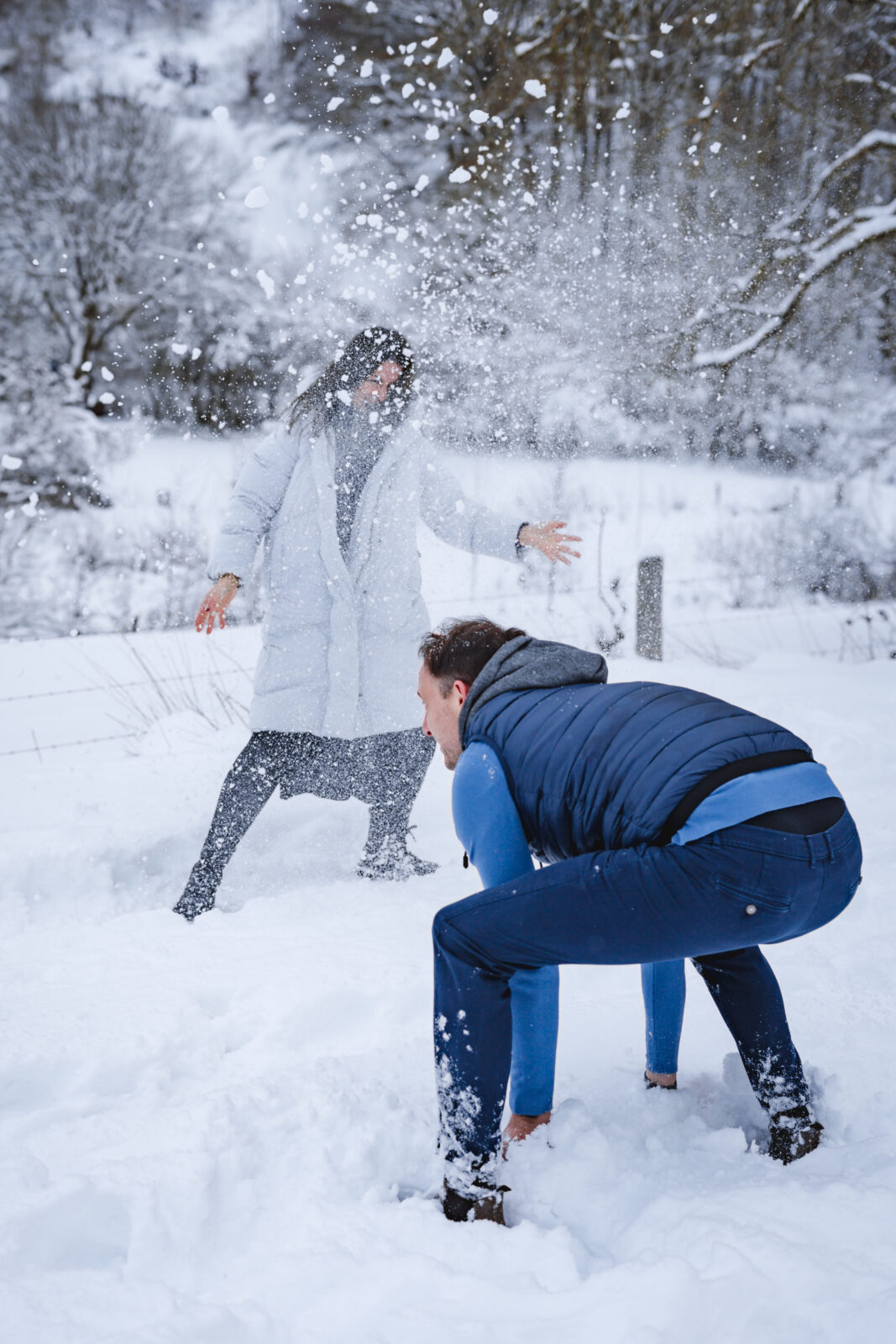 winter-schneebalschlacht-familienfotos-sauerland